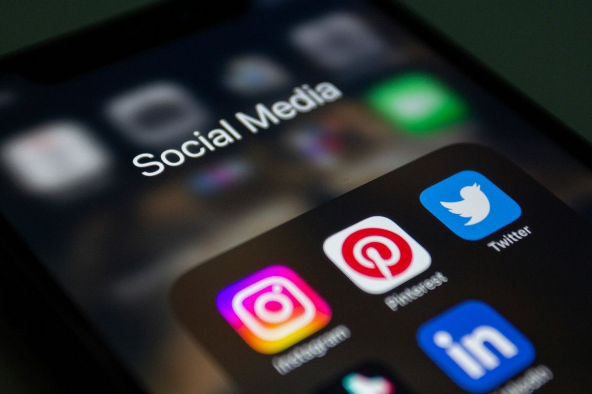 Studie „Der Stand der KI in den sozialen Medien“; Symbolfoto © shutter speed, unsplash 