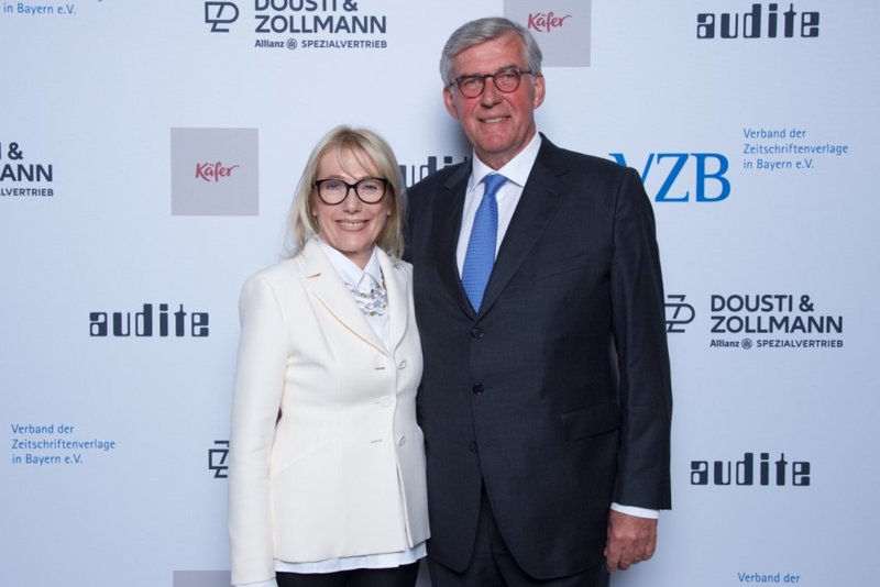 Waltraut von Mengden und Dr. Rudolf Thiemann beim VZB-Mediengipfel im April 2019 (Foto: Christian Rudnik)