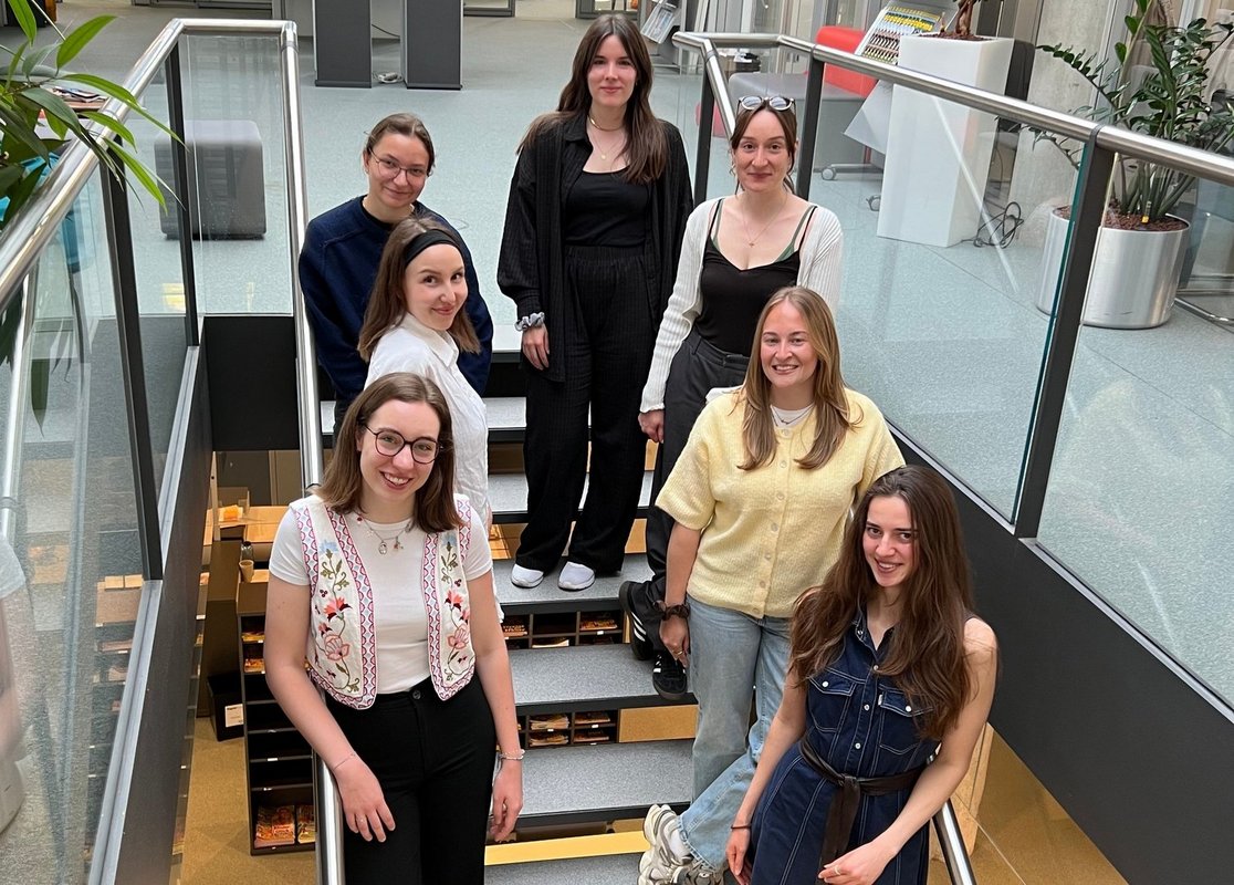 Die Teilnehmerinnen des Volontärskurs Print/Online Publishing 2025. Foto © Burda Journalistenschule