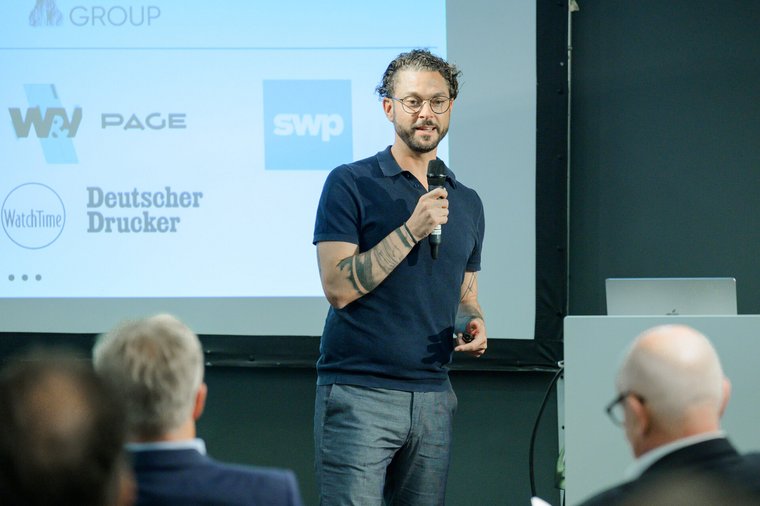 Marco Parillo, CEO der Ebner Media Group, bei der Jahrestagung des MVFP Südwest am 24.09.24; Foto © Uli Schneider für MVFP Südwest