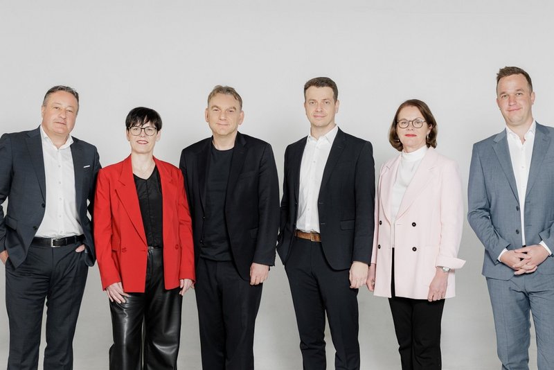 Das Management-Board der MPS (v. l. n. r.): Markus Eiberger, Sabine Detscher, Michael Samak, Stefan Karcher, Birgit Priemer, Christian Jehle; Foto © Motor Presse Stuttgart Das Management-Board der MPS (v. l. n. r.): Markus Eiberger, Sabine Detscher, Michael Samak, Stefan Karcher, Birgit Priemer, Christian Jehle; Foto © Motor Presse Stuttgart