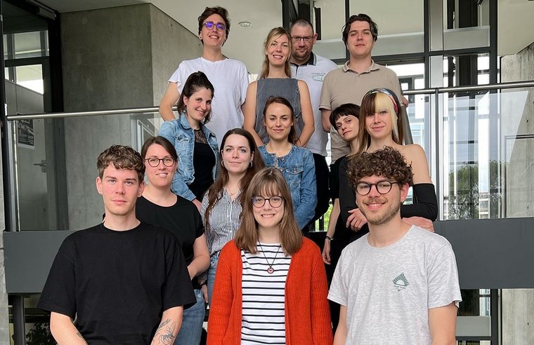 Die Teilnehmer des Volontärskurses Print/Online Publishing 2024; Foto © Burda Journalistenschule Die Teilnehmer des Volontärskurses Print/Online Publishing 2024; Foto © Burda Journalistenschule