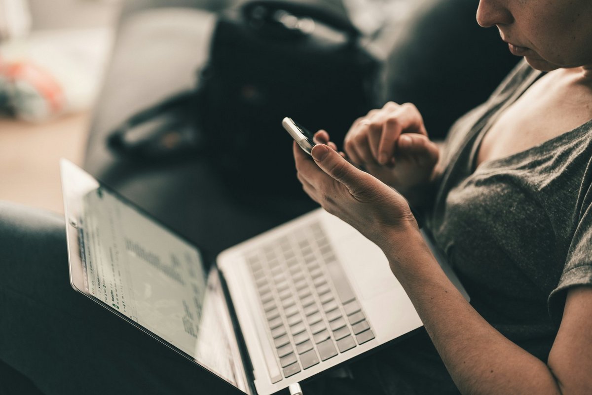 Medien-Trendmonitor 2025; Symbolfoto © Michal Biernat, unsplash 