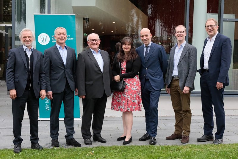 v.l.: Michael Grunert, Rüdiger Dienst, Detlef Koenig, Claudia Weinbrenner-Seibt, Markus Gotta, Robert Reisch, Frank-Jörg Ohlhorst; nicht im Bild: Gernot Leinert (Foto: Thomas Fedra)