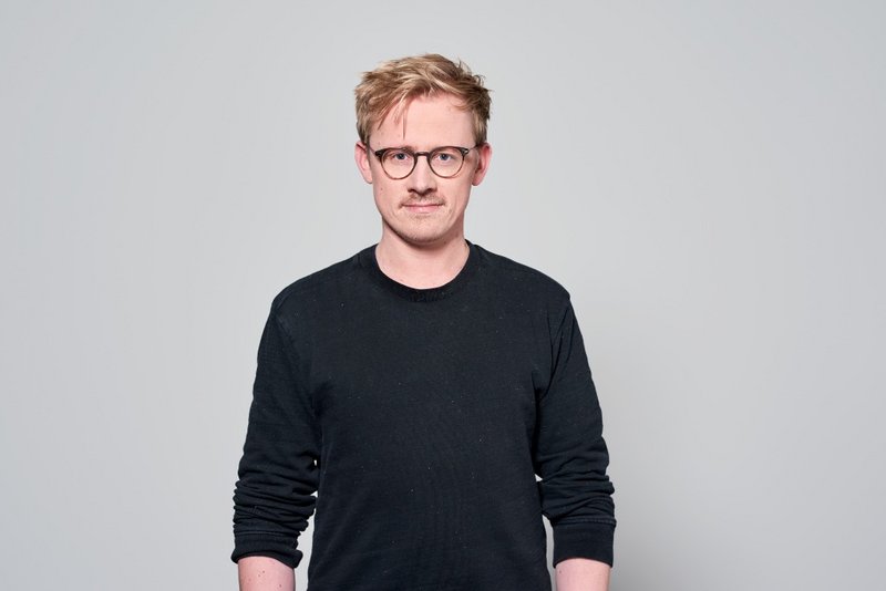 Neuzugang beim Olympia-Verlag: Tommy Dobs ist ab sofort PR und Communication Manager. (Photo: Saskia Uppenkamp) Neuzugang beim Olympia-Verlag: Tommy Dobs ist ab sofort PR und Communication Manager. (Photo: Saskia Uppenkamp)