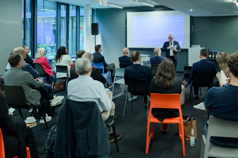 Detlef Koenig, Vorsitzender MVFP Südwest, bei der Eröffnung der Jahrestagung am 24.09.24; Foto © Uli Schneider für MVFP Südwest