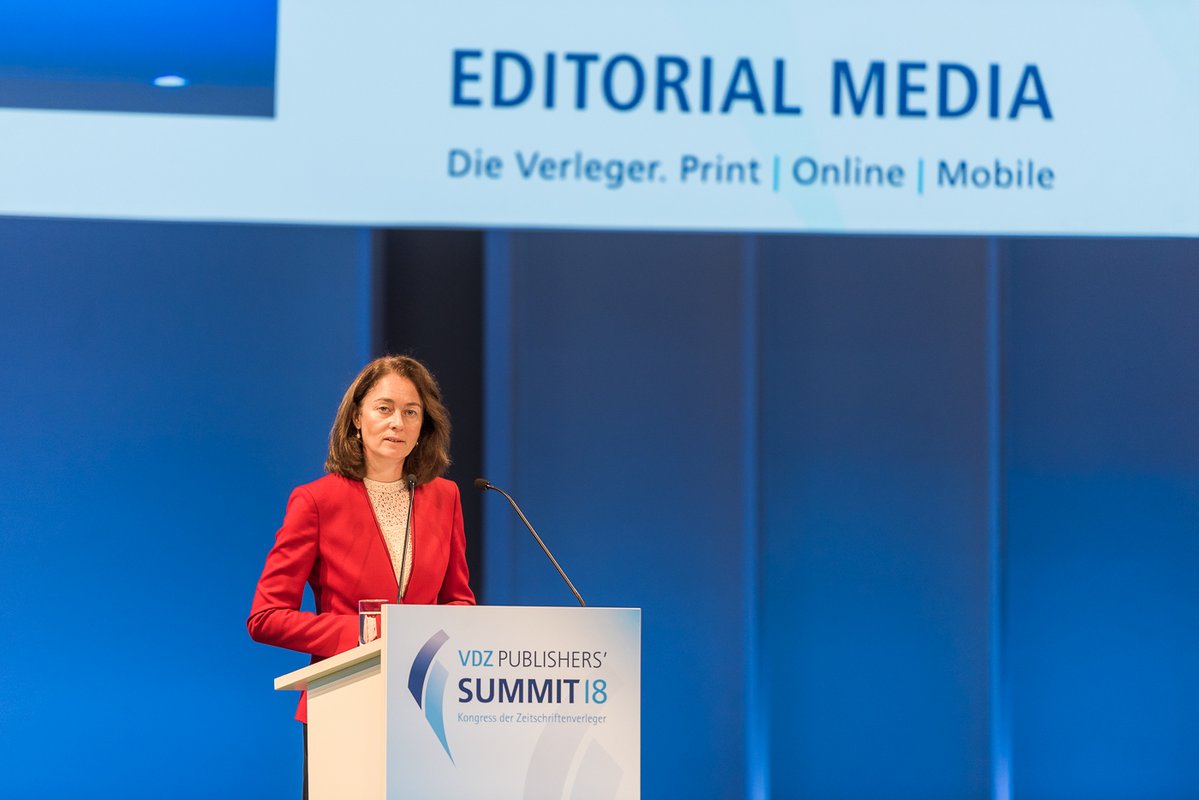 Bundesjustizministerin Dr. Katarina Baley beim Publishers' Summit 2018 (Foto: Ole Bader/SANDWICHPICKER für VDZ)