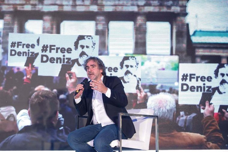 Deniz Yücel sprach über die Macht der Worte