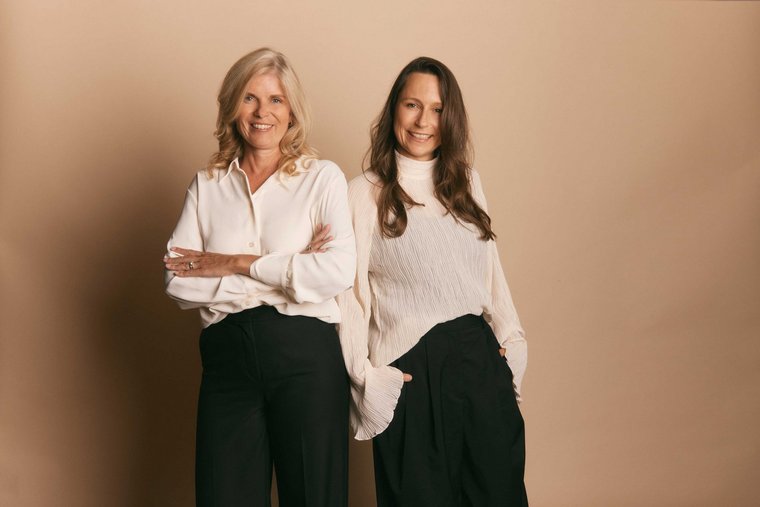 Die beiden Geschäftsführerinnen des BurdaVerlags Manuela Kampp-Wirtz (li.) und Elisabeth Varn (re.) (Foto ©Hubert Burda Media/Kathrin Makowski)