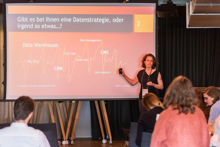 Dr. Jana Moser (Foto: © Ole Bader/SANDWICHPICKER für VDZ)