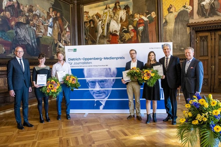 v.l.n.r.: Dr. Jörg F. Maas, Katrin Zeug, Michael Ebmeyer, Fridtjof Küchemann, Laura Fabienne Schneider-Mombaur, Helmut Holter und Heinrich Meyer (© Jacob Schröter)