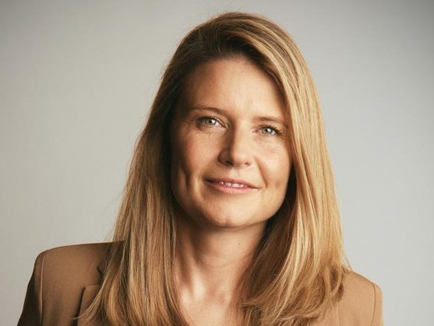 Rebecca Gottwald, COO BurdaVerlag, wird über die Entwicklung und den Einsatz der KI-Plattform „AISSIST“ sprechen. (Foto ©Hubert Burda Media/Kathrin Makowski)