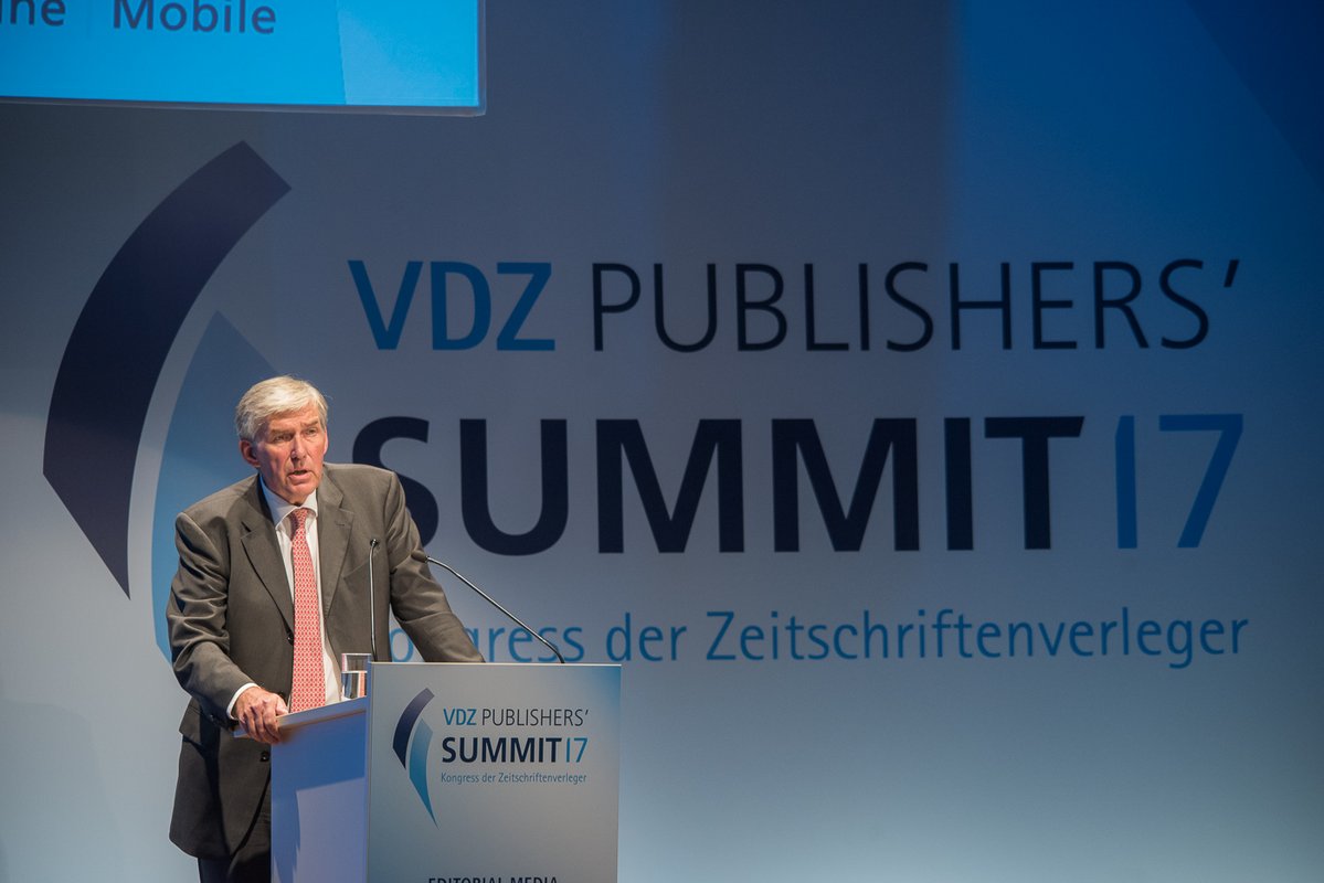 Dr. Rudolf Thiemann eröffnet als neu gewählter VDZ Präsident mit einem Appell an die Politik (Foto: Ole Bader/Sandwichpicker für VDZ)