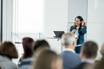 Elisabeth Varn, Co-CEO BurdaVerlag, begrüßt die Gäste. (Foto © herrfichtner)