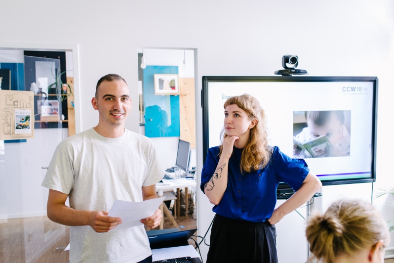 Blogfabrik Redakteur Paul Fenski und Kollegin Marlén Jacobshagen (Foto: Jule Müller)