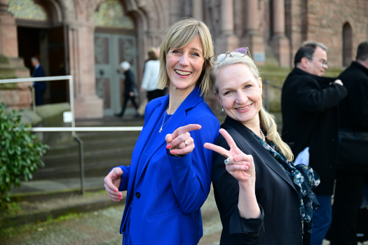 Dr. Stefanie Schardien, Ariadne Klingbeil (Foto: Gemeinschaftswerk der Evangelischen Publizistik (GEP))