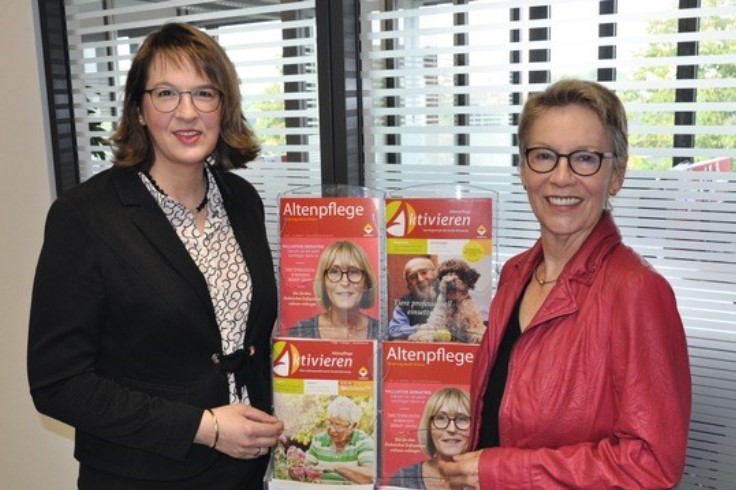Miriam von Bardeleben (links) übernimmt von Monika Gaier (Fotocredit: Claudia Müller)