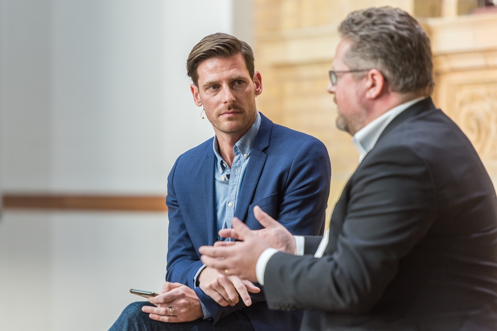 Guido Bülow beim Digital Innovators Summit im März 2018, hier im Gespräch mit Jesper Doub (r.), Geschäftsführer der SPIEGEL ONLINE GmbH und Verlagsleiter im SPIEGEL-Verlag // Foto: Ole Bader/sandwichpicker.com für VDZ